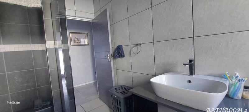 4 Bedroom Property for Sale in Blue Mountain Village Western Cape